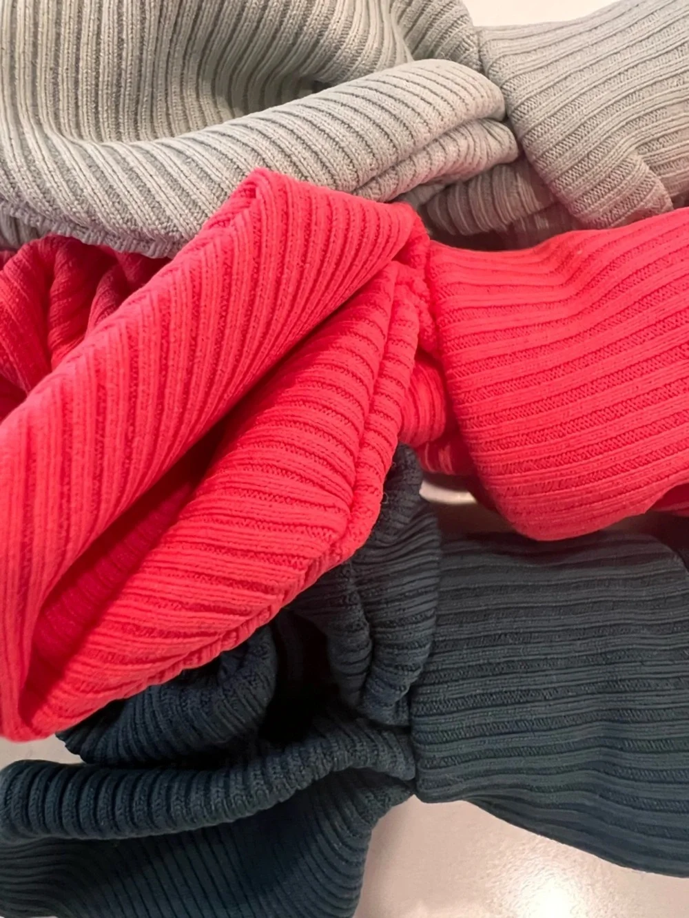lululemon athletica Uplifting Scrunchie Bow 3-Pack - Gray, Pink, Black
